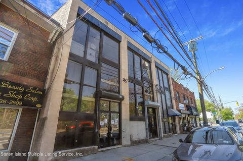 Photo of 11401142 South Railroad Avenue, Staten Island, NY 10306 (MLS # 1161037)