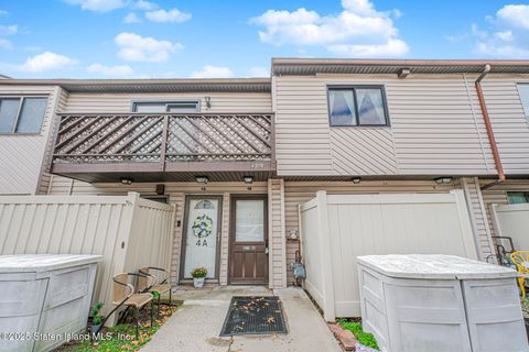 Photo of 4219 Amboy Road #4b, Staten Island, NY 10308 (MLS # 2505998)