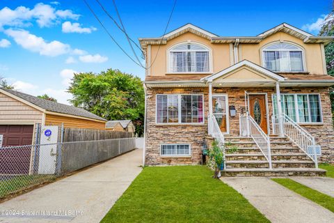 Photo of 10 Martineau Street, Staten Island, NY 10303 (MLS # 2405510)