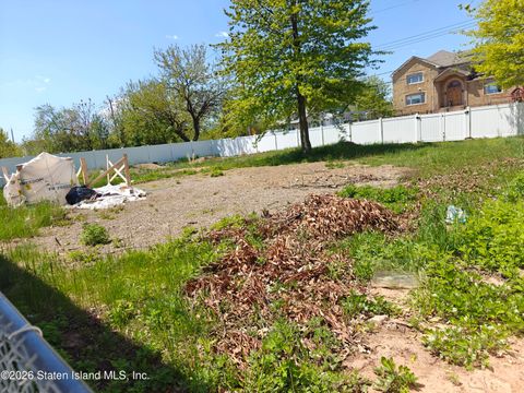 Photo of 0 Olympia Boulevard, Staten Island, NY 10305 (MLS # 2602874)