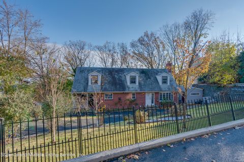 Photo of 212 Coverly Avenue, Staten Island, NY 10301 (MLS # 1158855)