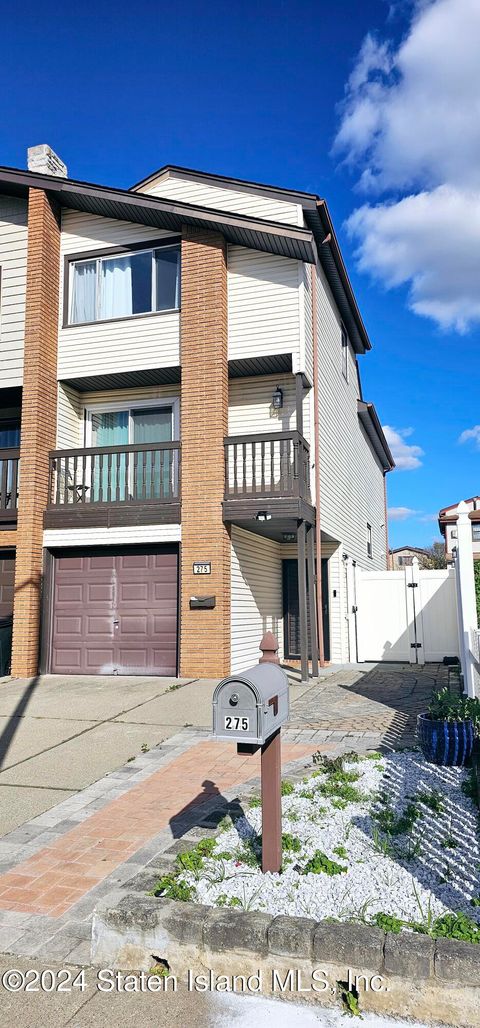 Photo of 275 Doane Avenue, Staten Island, NY 10308 (MLS # 2406031)