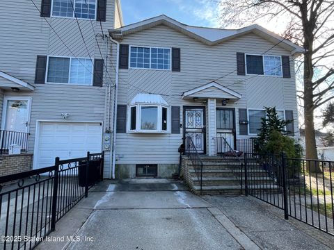 Photo of 14 Reid Avenue, Staten Island, NY 10305 (MLS # 2506984)