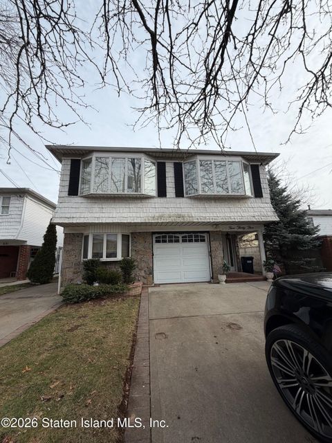 Photo of 535 Arlene Street, Staten Island, NY 10314 (MLS # 2600215)