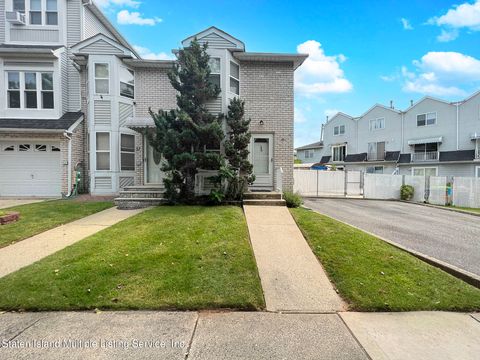 Photo of 49 Anaconda Street, Staten Island, NY 10312 (MLS # 1163309)