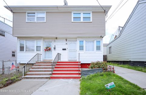 Photo of 12 Waverly Place, Staten Island, NY 10304 (MLS # 1161512)