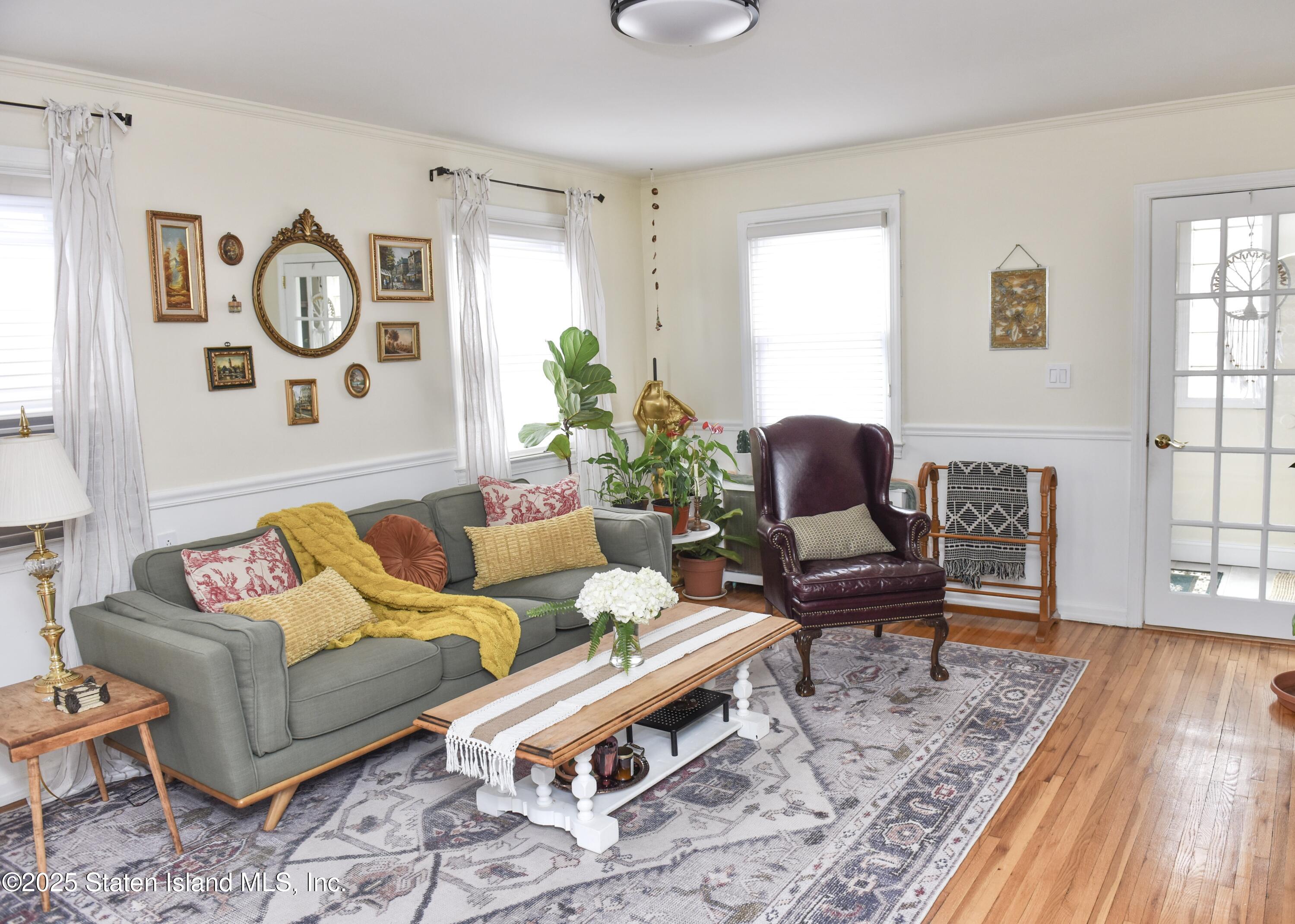 553 Oakland Avenue, Staten Island, New York image 23