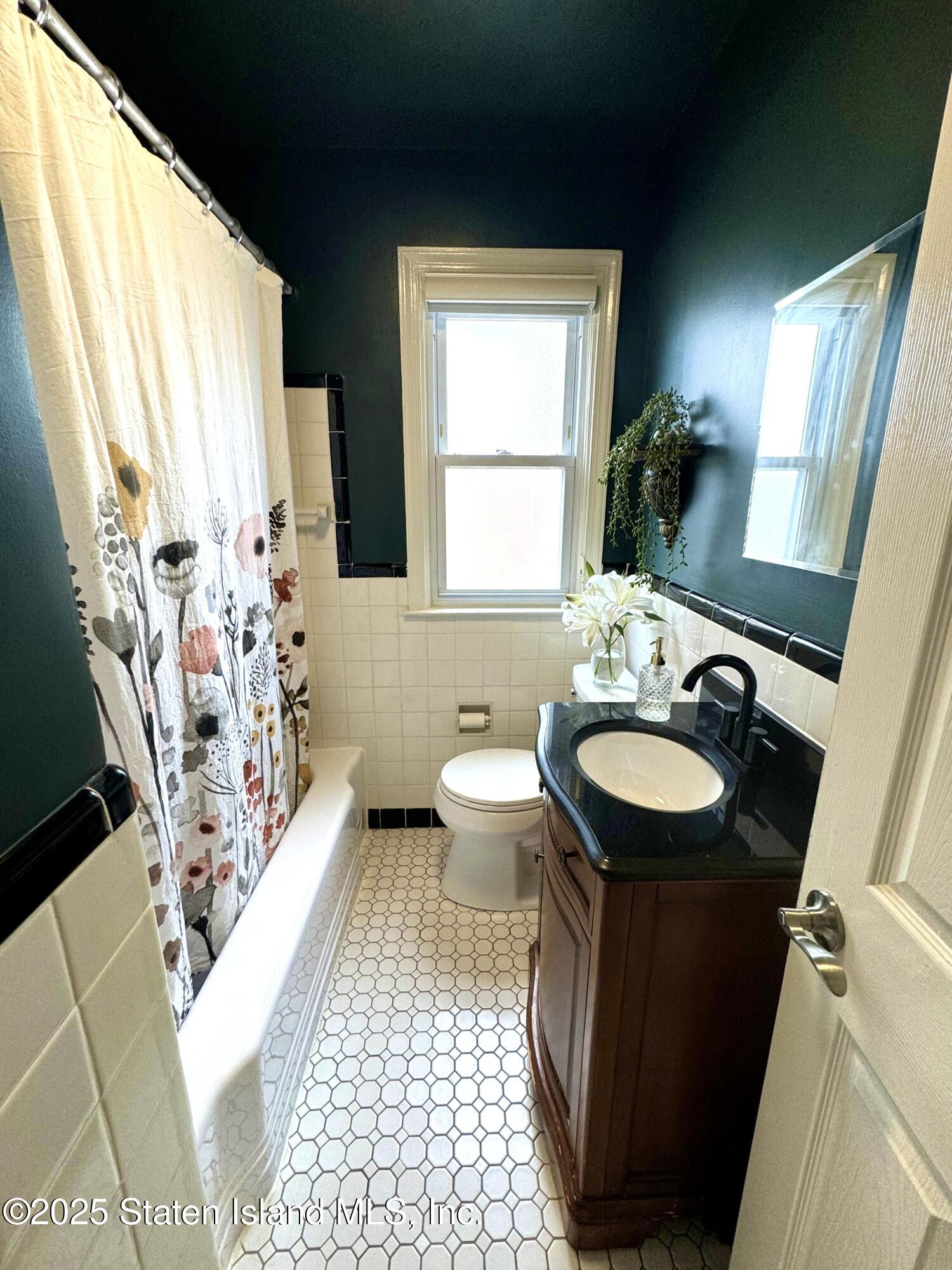 553 Oakland Avenue, Staten Island, New York image 28