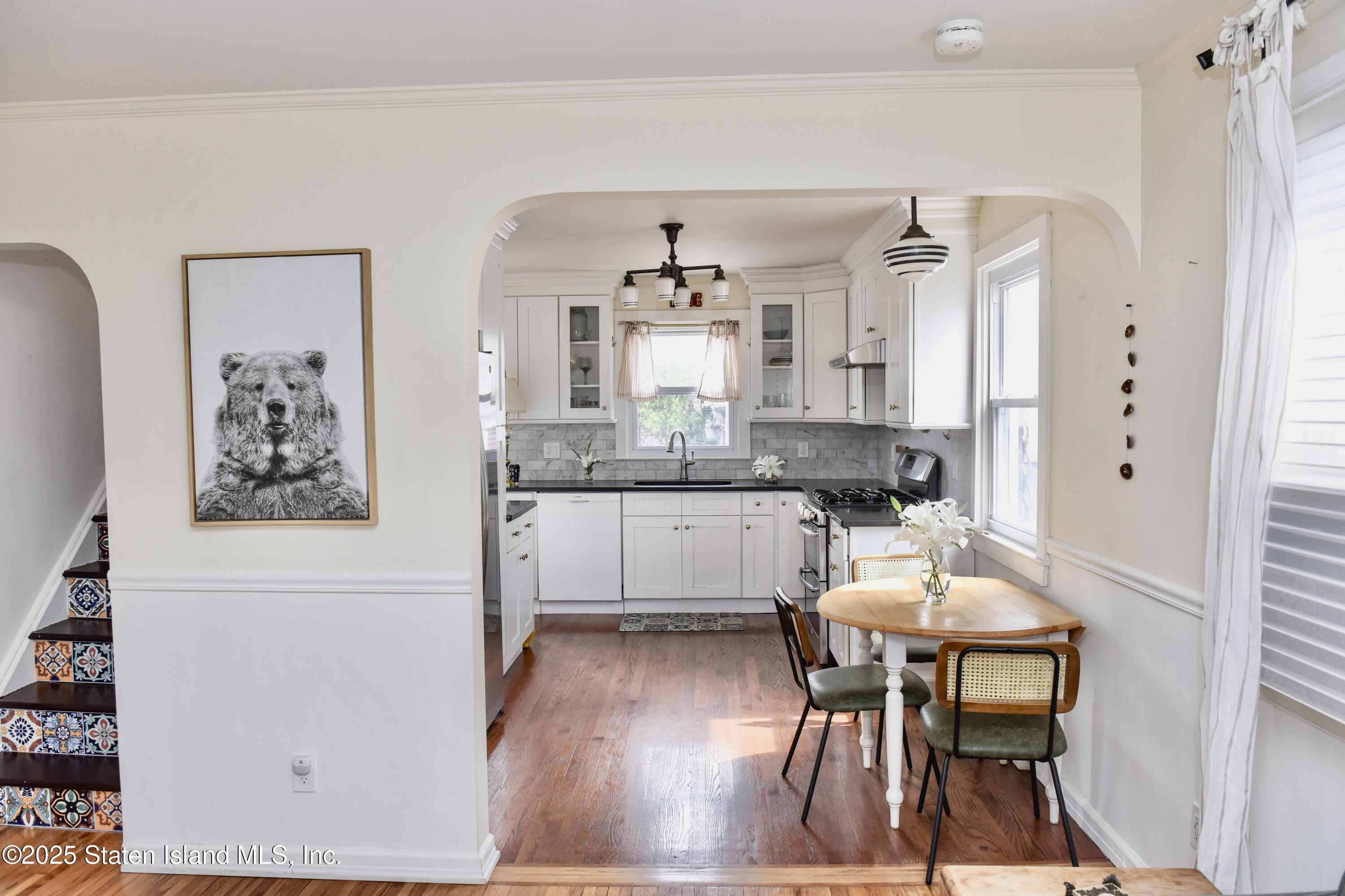 553 Oakland Avenue, Staten Island, New York image 25