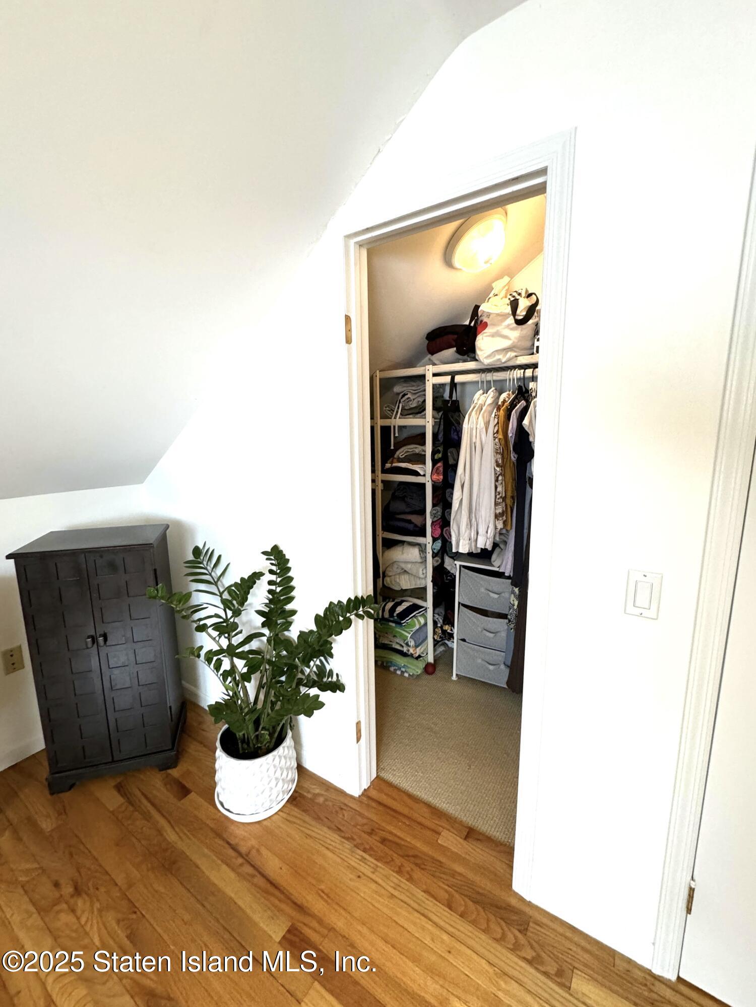 553 Oakland Avenue, Staten Island, New York image 39
