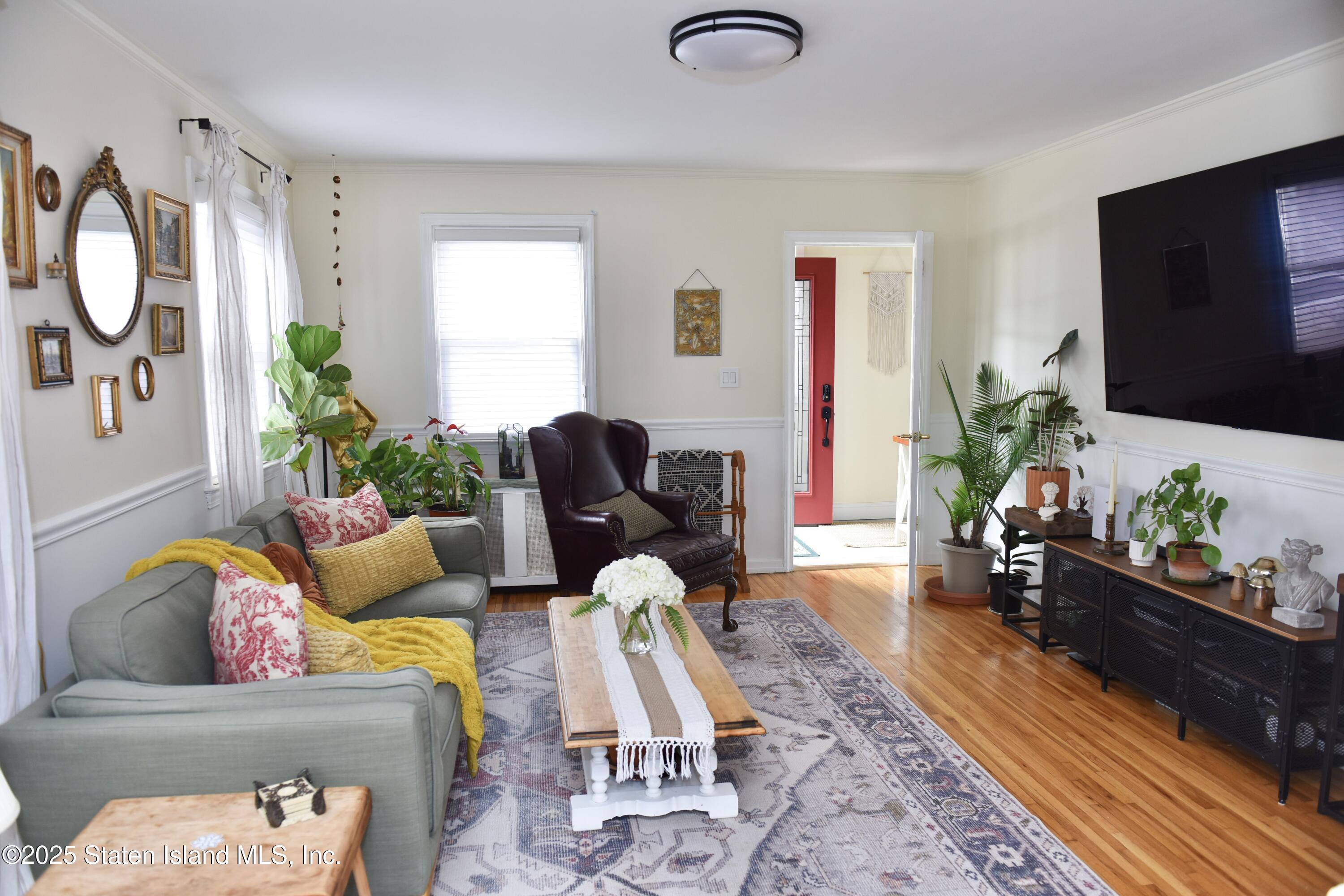 553 Oakland Avenue, Staten Island, New York image 20