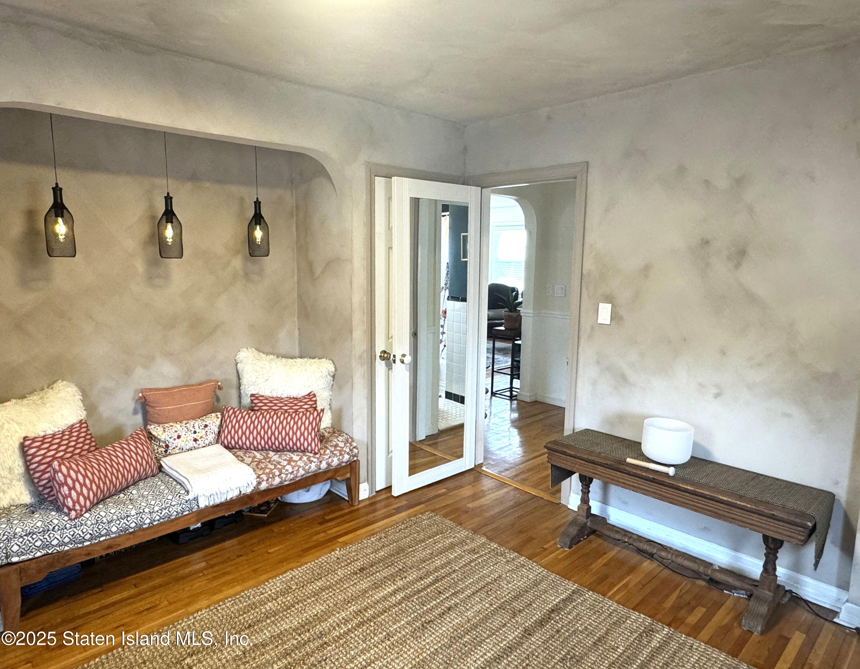 553 Oakland Avenue, Staten Island, New York image 33