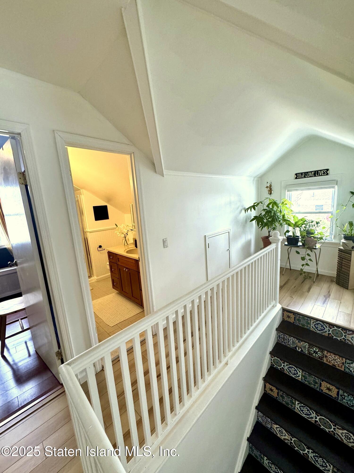 553 Oakland Avenue, Staten Island, New York image 36
