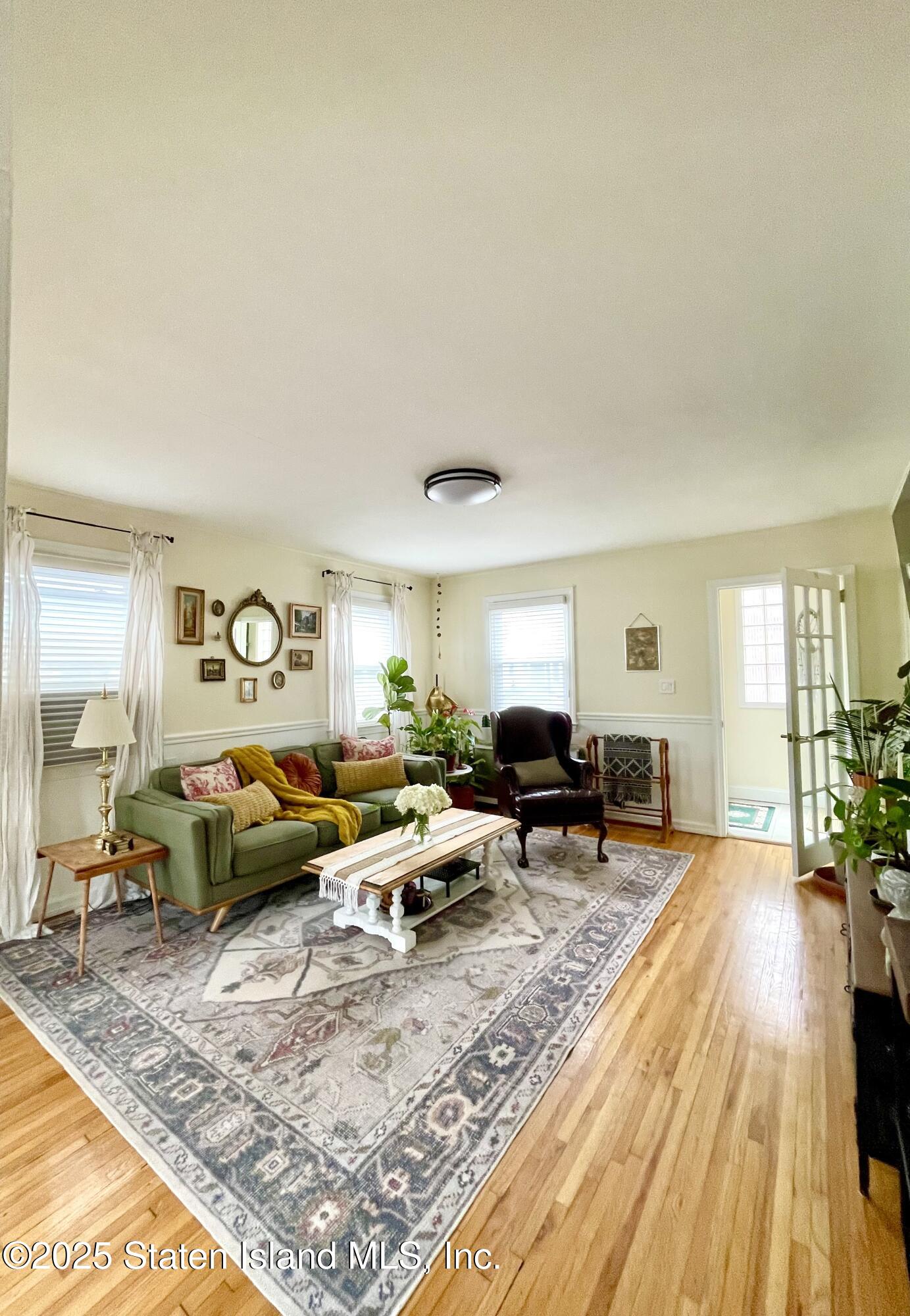 553 Oakland Avenue, Staten Island, New York image 22