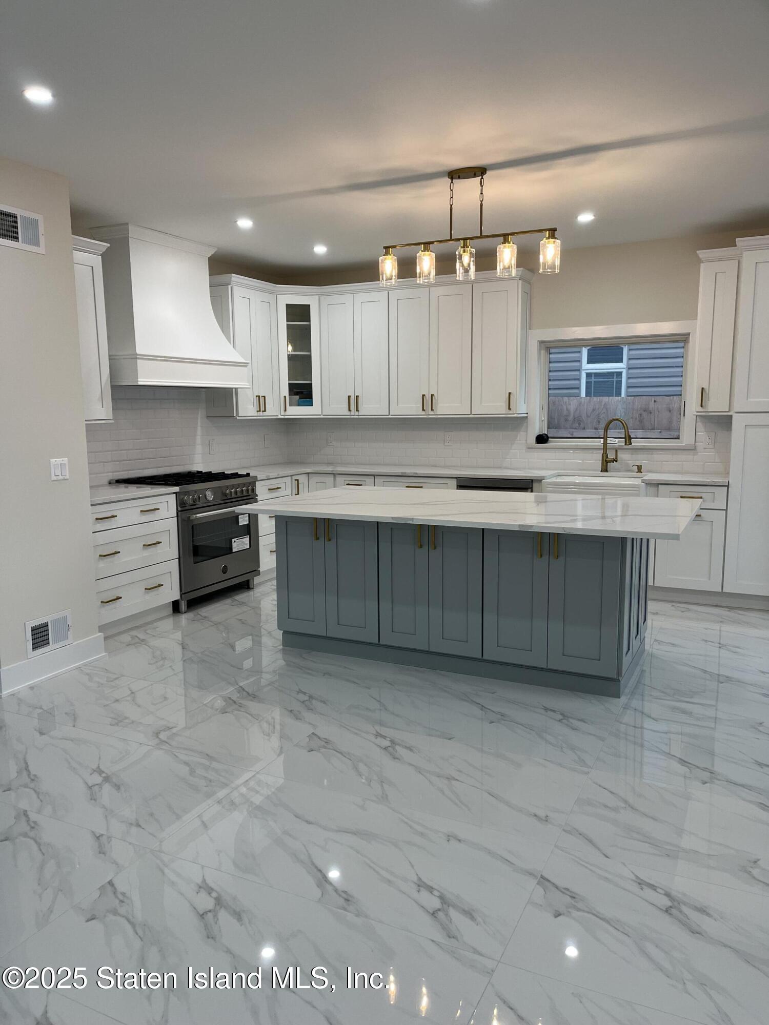 331 Winchester Avenue, Staten Island, New York image 8