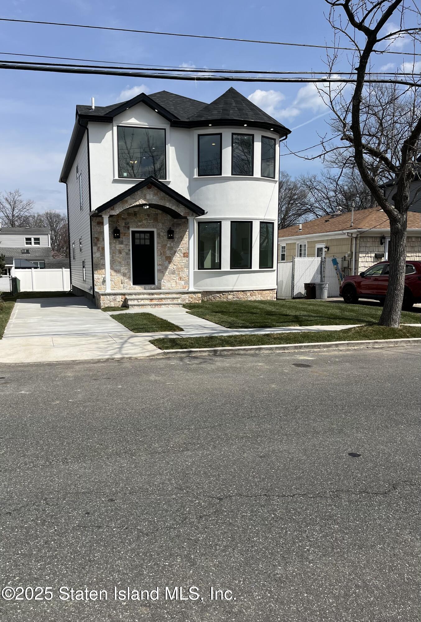 331 Winchester Avenue, Staten Island, New York image 3