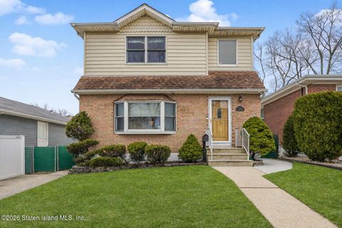 Photo of 12 Clarence Place, Staten Island, NY 10306 (MLS # 2600381)
