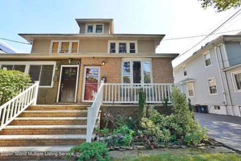 Photo of 10 Elizabeth Avenue, Staten Island, NY 10310 (MLS # 1164122)