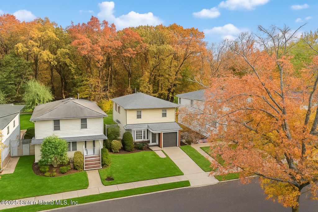 Photo of 40 Dewey Ave. Avenue, Staten Island, NY 10308 (MLS # 2506579)