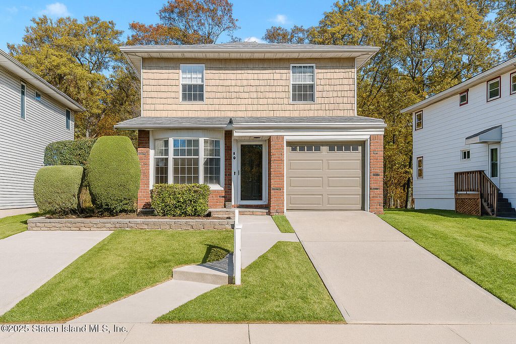 Photo of 40 Dewey Ave. Avenue, Staten Island, NY 10308 (MLS # 2506579)