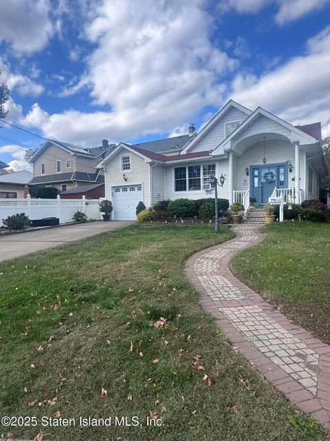 Photo of 109 Saint Stephens Place, Staten Island, NY 10306 (MLS # 2506270)