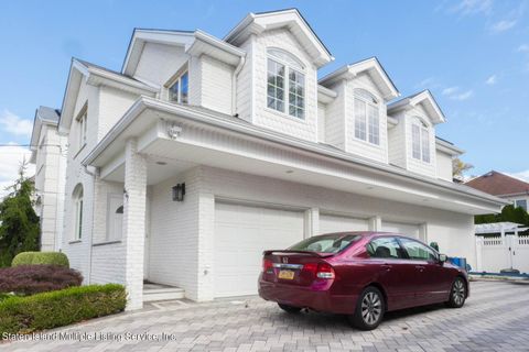 Photo of 627 Rockaway Street, Staten Island, NY 10307 (MLS # 1164965)