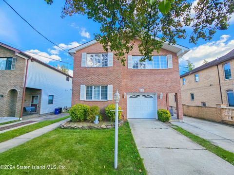 Photo of 44 Hillcrest Street, Staten Island, NY 10308 (MLS # 2600354)