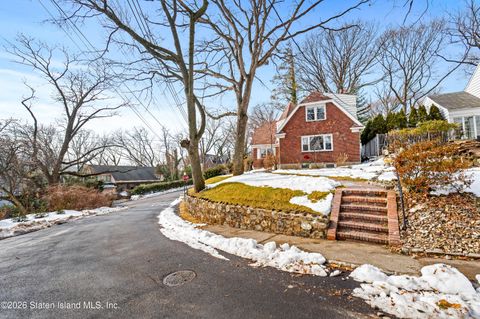 Photo of 34 Holsman Road, Staten Island, NY 10301 (MLS # 2600995)