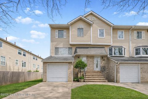 Photo of 119 Boulder Street, Staten Island, NY 10312 (MLS # 2601573)