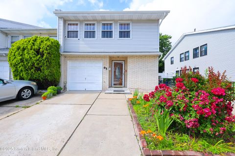 Photo of 95 Regis Drive, Staten Island, NY 10314 (MLS # 2503377)