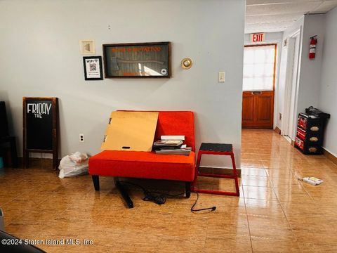 Photo of 412 Manor Road, Staten Island, NY 10314 (MLS # 2406447)