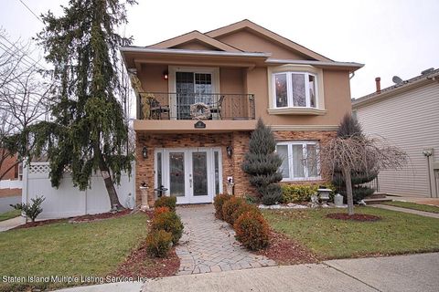 Photo of 57 Stafford Avenue, Staten Island, NY 10312 (MLS # 2400329)