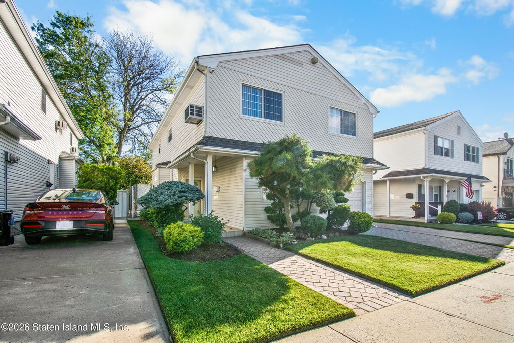 Photo of 42 Jasper Street, Staten Island, NY 10314 (MLS # 2603357)