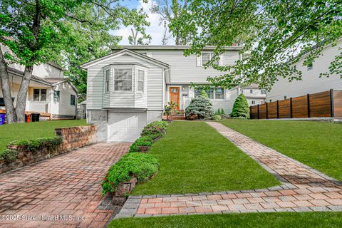 Photo of 97 Kinghorn Street, Staten Island, NY 10312 (MLS # 2504169)
