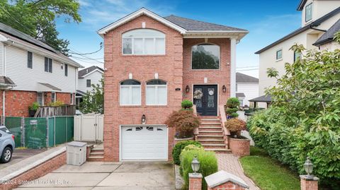 Photo of 218 Rensselaer Avenue, Staten Island, NY 10312 (MLS # 2404478)