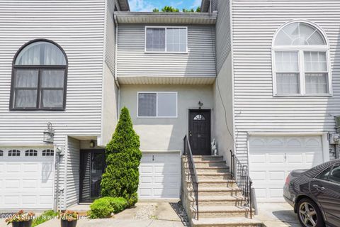 Townhouse in Staten Island NY 29 Duane Court.jpg