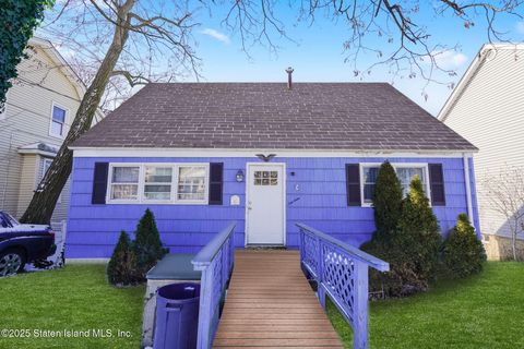 Photo of 14 Bayard Street, Staten Island, NY 10312 (MLS # 2500431)