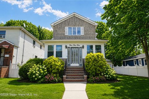 Photo of 333 Hanover Ave AVE, Staten Island, NY 10304 (MLS # 2602459)
