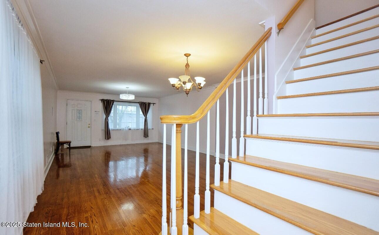 76 Railroad Avenue, Staten Island, New York image 2