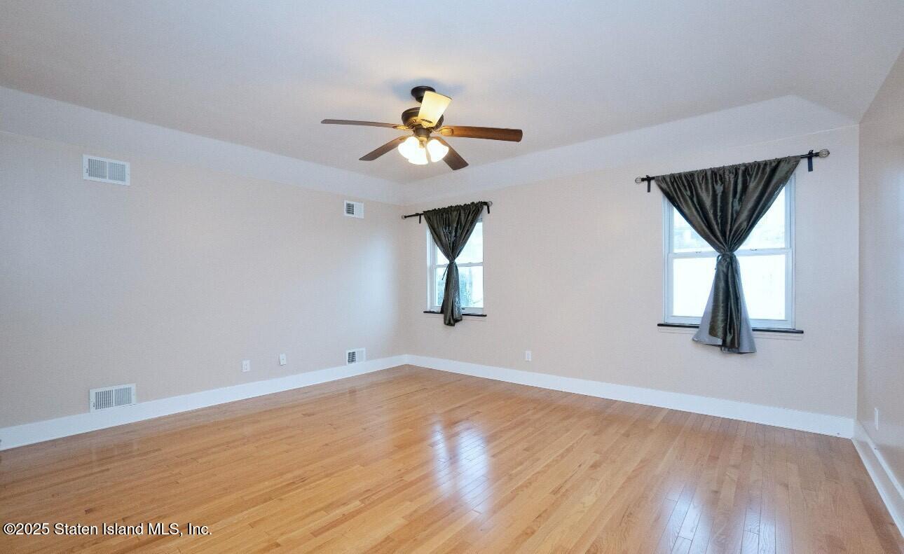76 Railroad Avenue, Staten Island, New York image 23