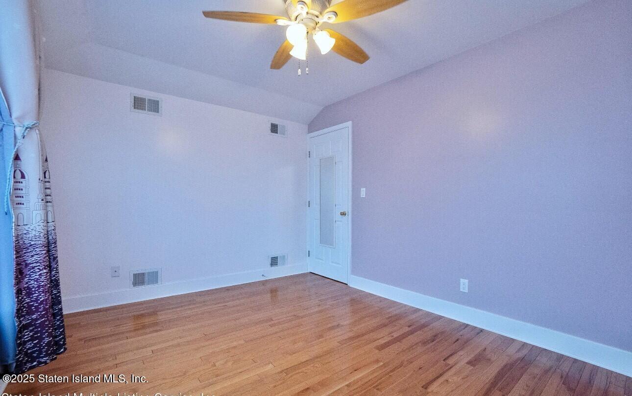 76 Railroad Avenue, Staten Island, New York image 20