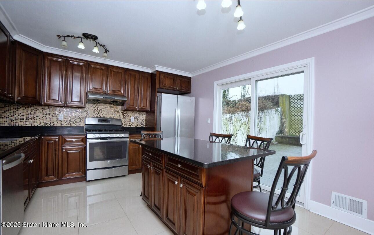 76 Railroad Avenue, Staten Island, New York image 10