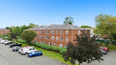 Photo of 147 Cortelyou Avenue #B2, Staten Island, NY 10312 (MLS # 1164038)