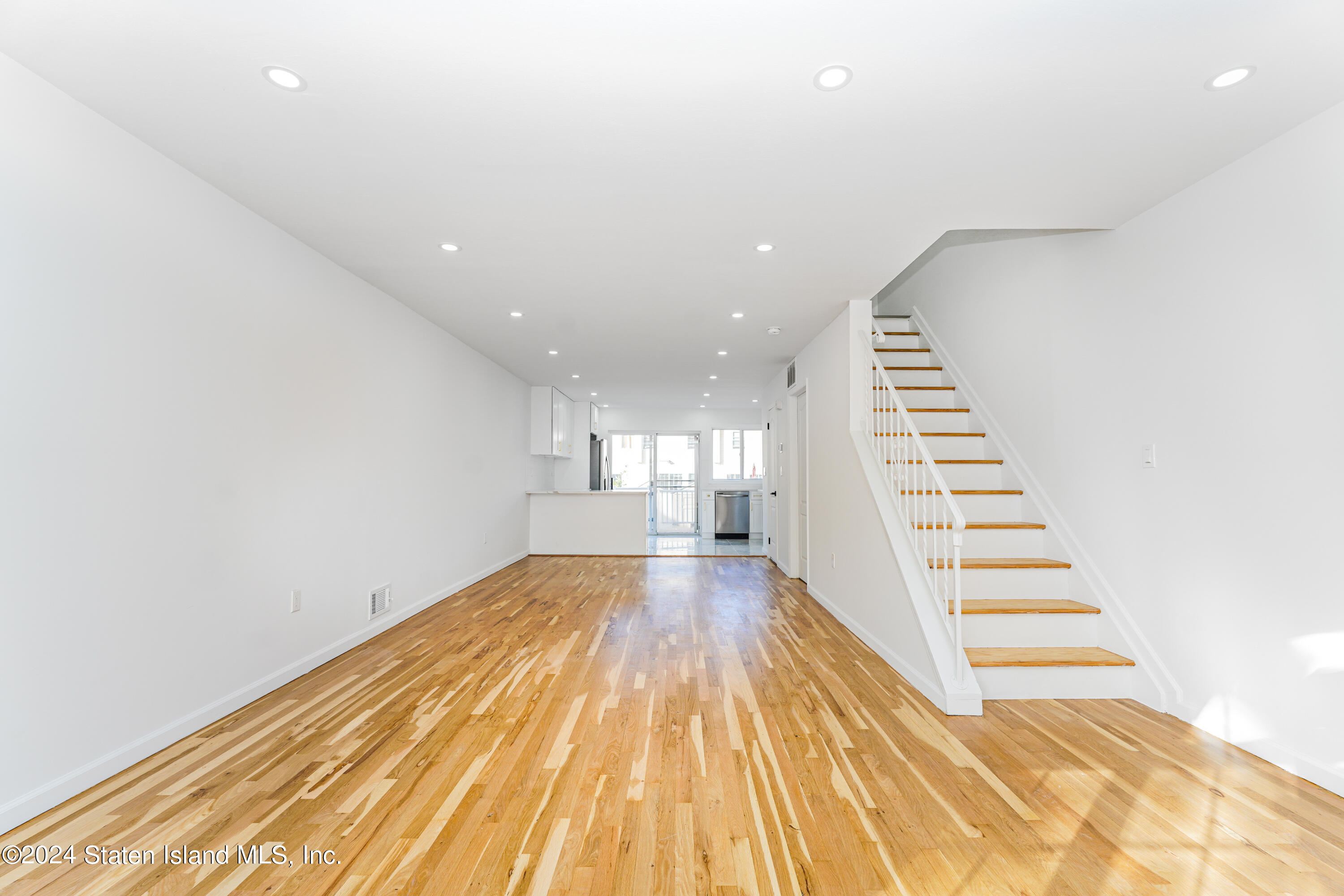 43 Sideview Avenue, Staten Island, New York image 4