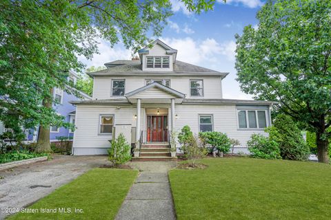 Photo of 132 Manor Road, Staten Island, NY 10310 (MLS # 2404094)