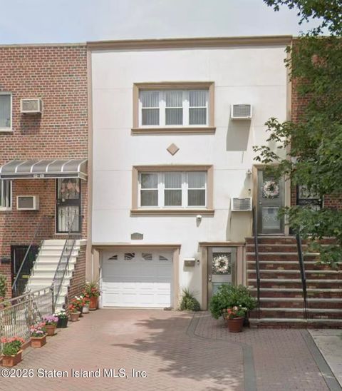 Multifamily For Sale - 61-51 84th Street<br/> Queens, NY 11379