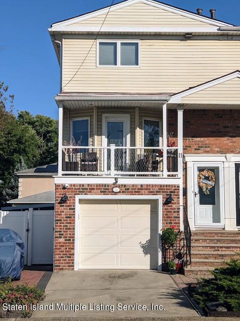 Photo of 11 Dickie Avenue, Staten Island, NY 10314 (MLS # 1164881)