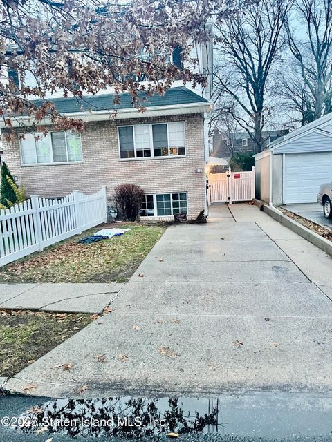 Photo of 343 Stewart Avenue, Staten Island, NY 10314 (MLS # 2500148)
