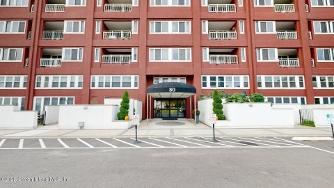 Photo of 80 Bay St Landing #Ph1l, Staten Island, NY 10301 (MLS # 2604933)