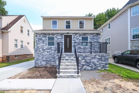 Photo of 66 Gibson Avenue, Staten Island, NY 10308 (MLS # 2504544)